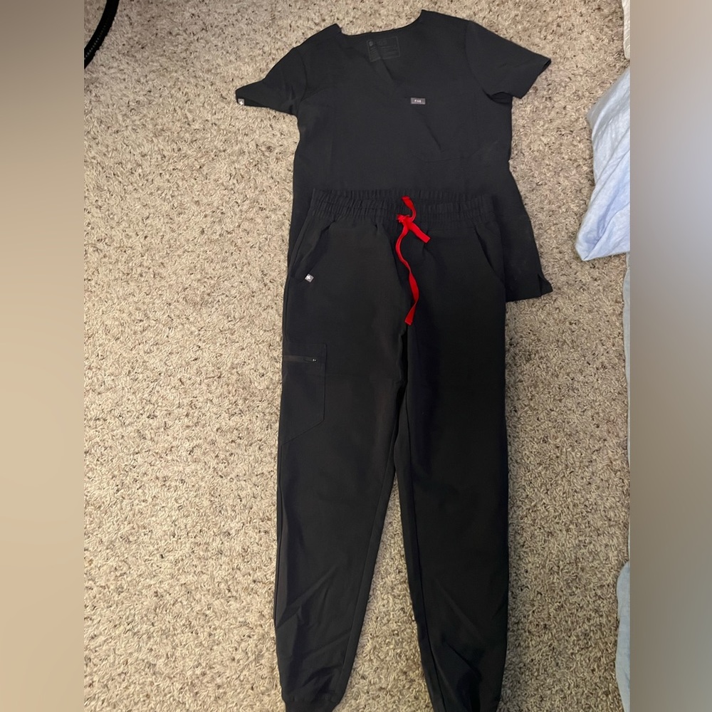 Charcoal grey jogger figs set